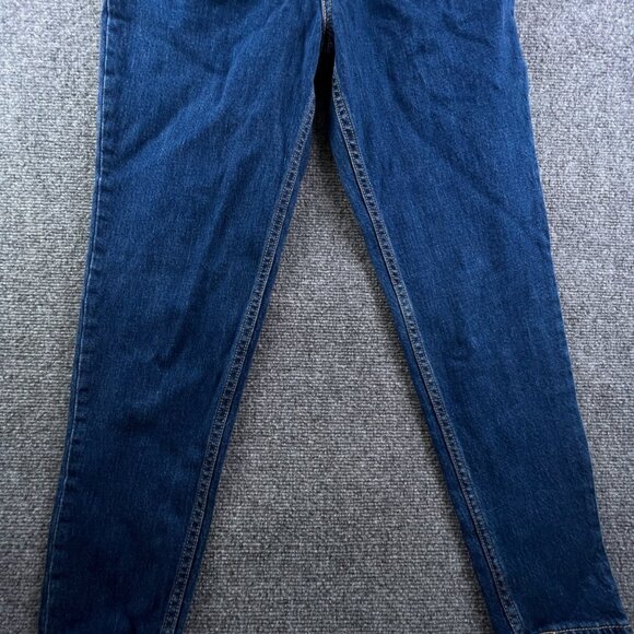 Levi's Premium Tapered Leg Mom Jeans Medium Wash Blue Big E Red Tab Size 26 - Picture 8 of 15